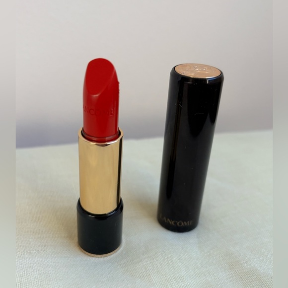 Lipstick - Lancôme L'absolu Rouge Cream Classic Red Lipstick💄in 132 Caprise. - Picture 9 of 14